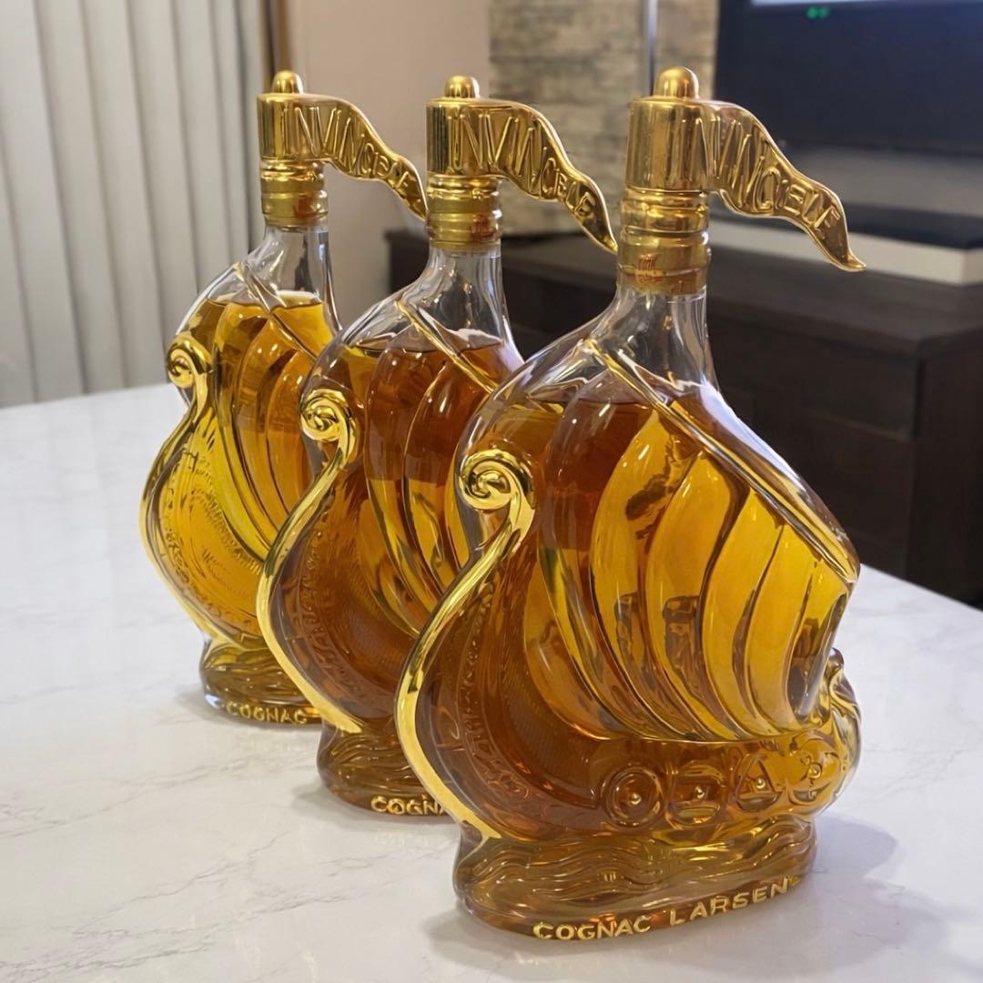 Larsen コニャック 船型ボトル 3個セット 船の形をしたボトルデザインのLARSEN（ラーセン）のコニャックのご紹介