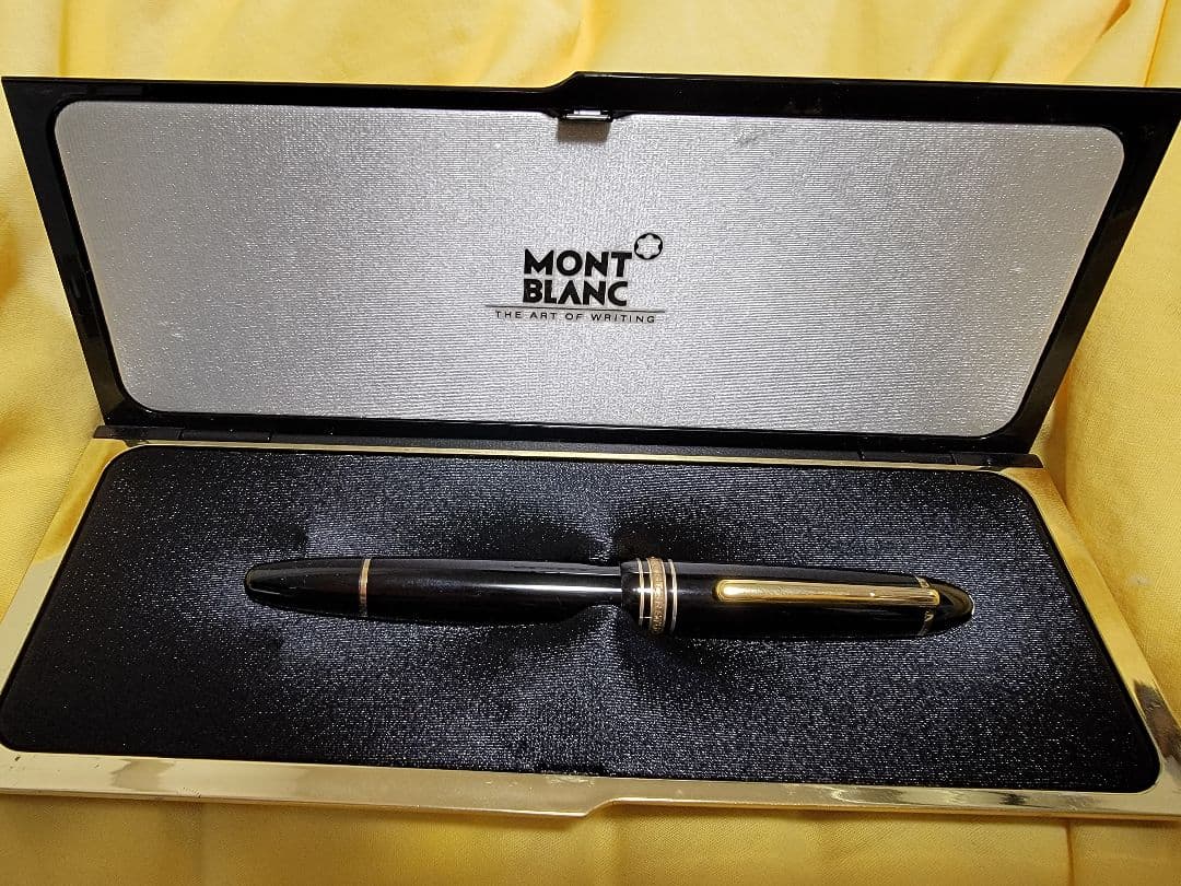 モンブラン万年筆箱ケース