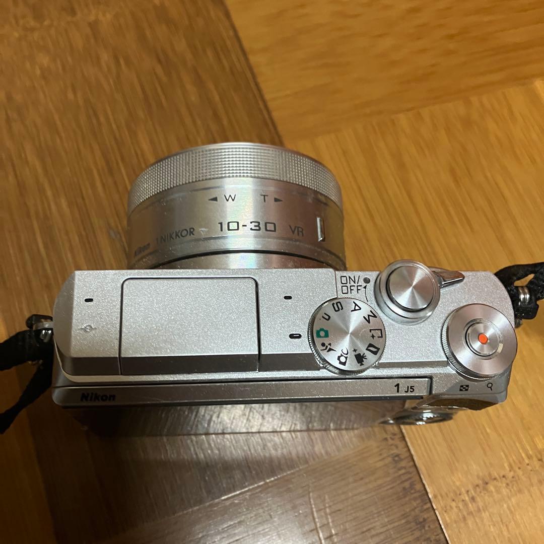 Nikon 1 J5Nikon 1 J5 ダブルレンズキット 単焦点レンズ