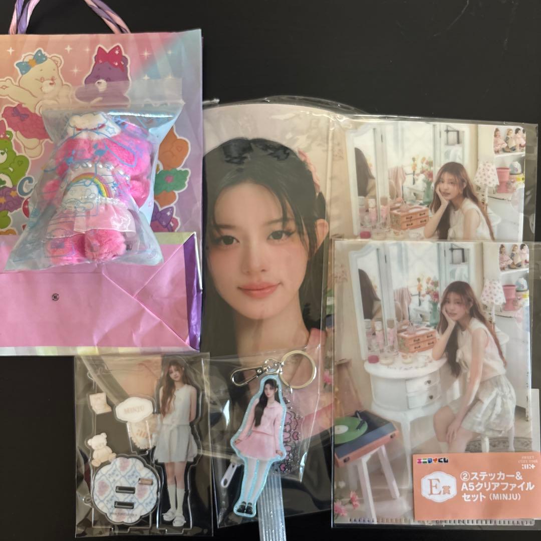 kpopアイドルILLIT グッズまとめ売り