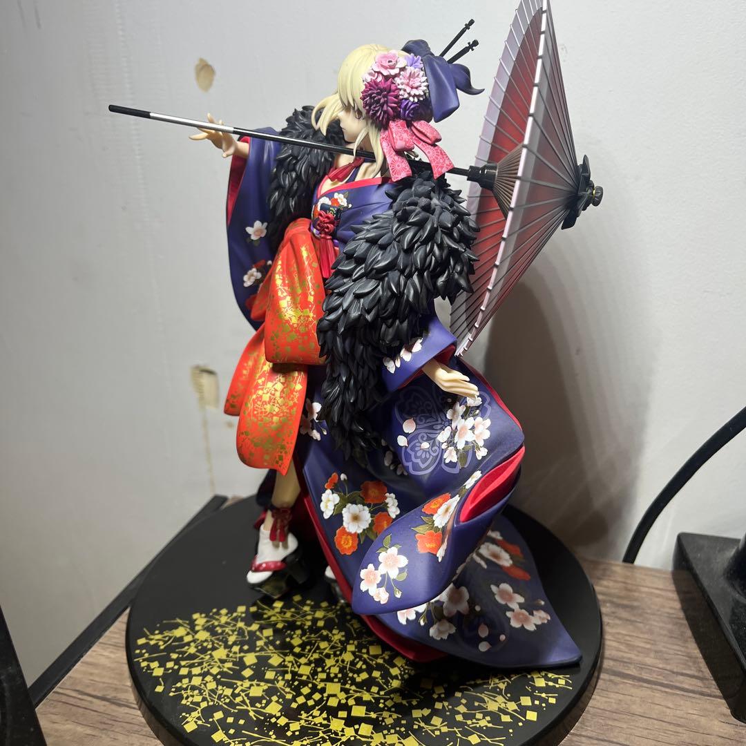 fate セイバーオルタ　フィギュア　着物