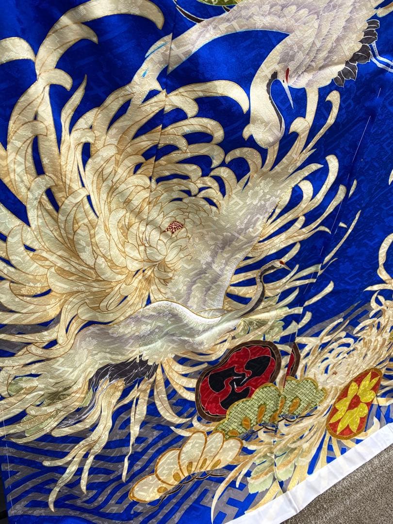 振袖 仮絵羽 刺繍 金彩 紋意匠 正絹 未仕立て品 八掛付き