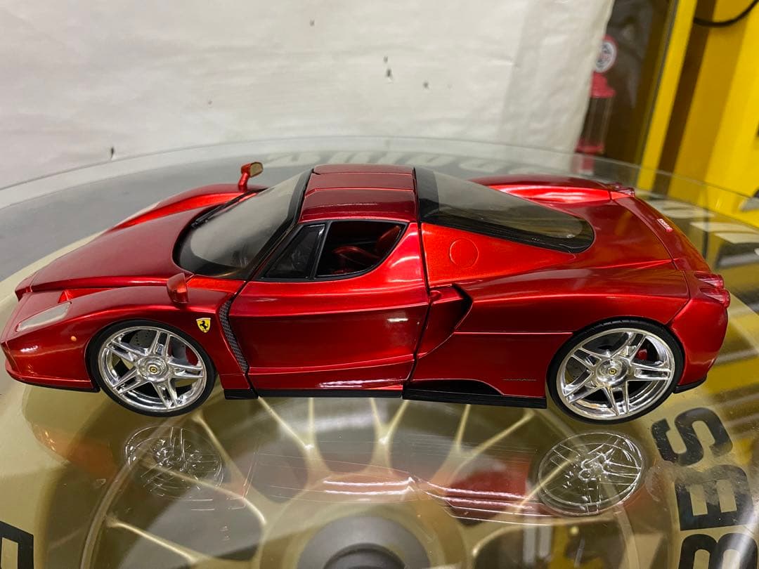 ホットウィール　ENZOフェラーリ