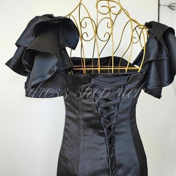 ブラックドレス　L サテン　オフショルダー　マーメイド