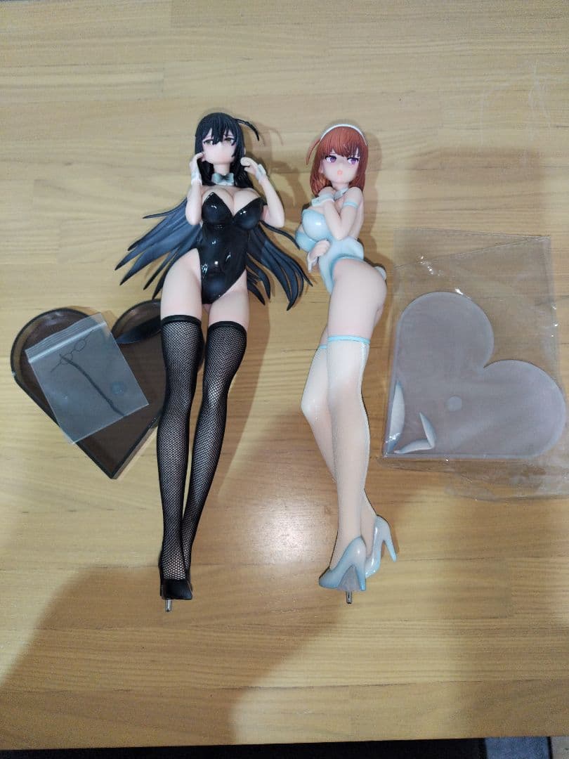 アニメキャラクター フィギュア 2体セット　白バニー　黒バニー