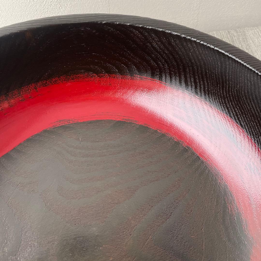 こね鉢　木製　無垢材　くり抜き　刷毛目　漆塗　松材？　大型ボウル　黒に赤丸