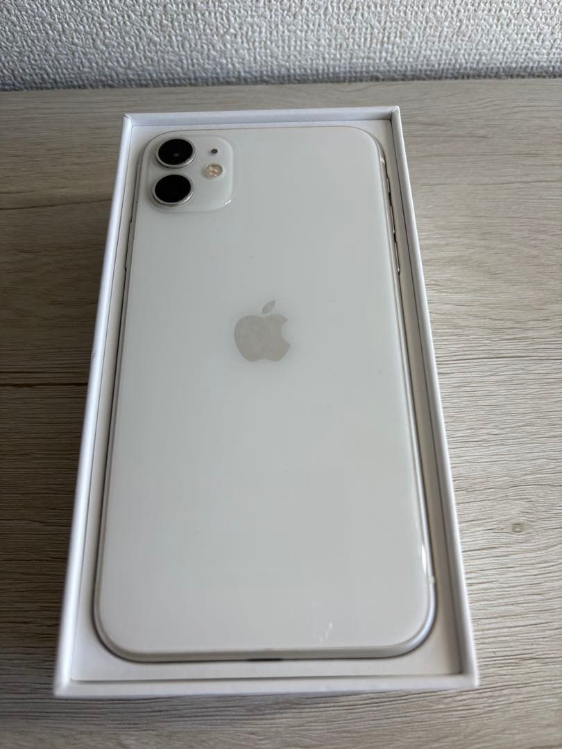 iPhone 11 128GB ホワイト