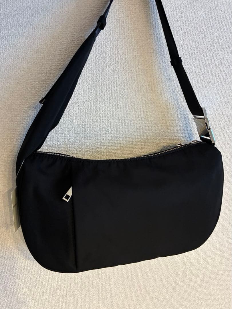 【新品】パピヨネ/ガリャルダガランテ/撥水ショルダーバッグ/ペットボトル収納/黒