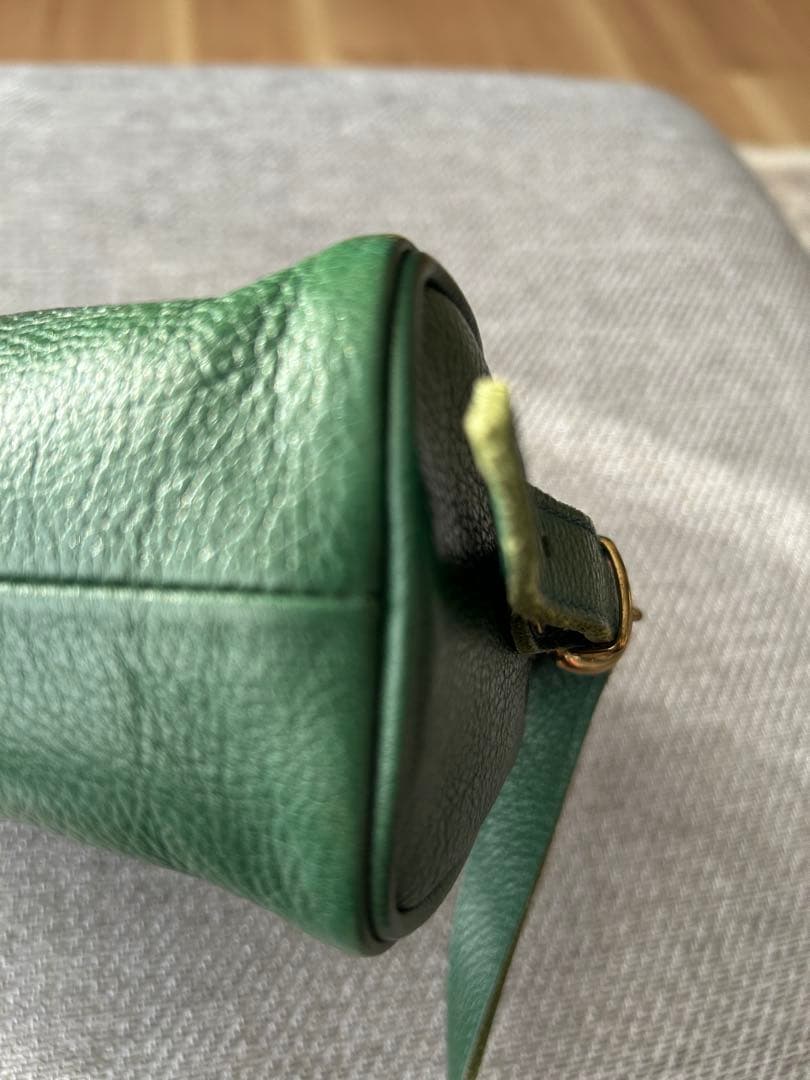 IL BISONTE イルビゾンテショルダーバッグ　グリーン半月型