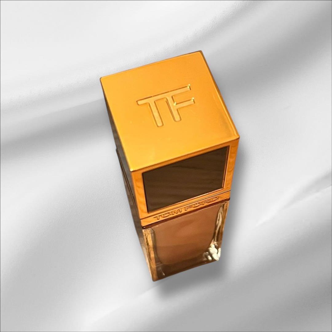 未使用❤️ トムフォード シェイドアンドイルミネイトソフトラディアンスファンデ