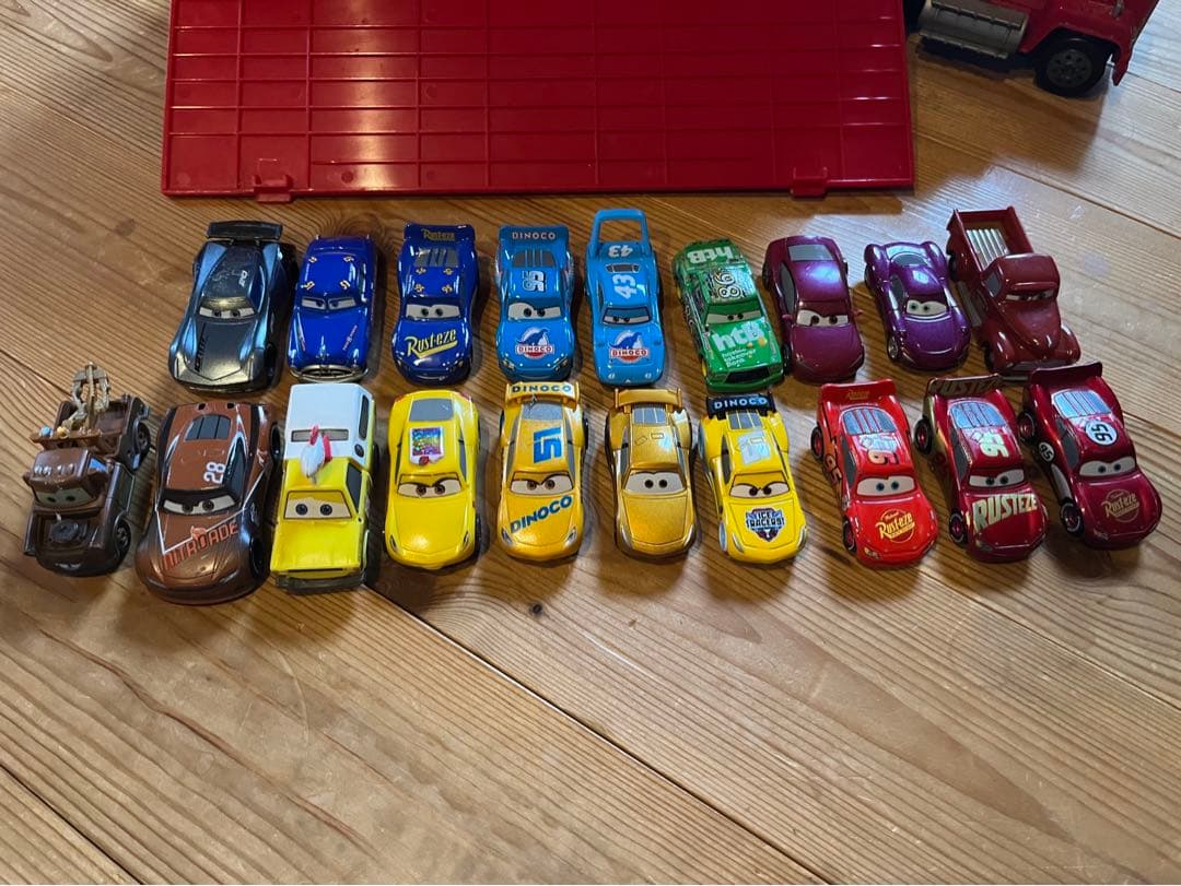 カーズ　トミカ　たくさんのせよう！大きなマックトレーラー　セット　廃盤