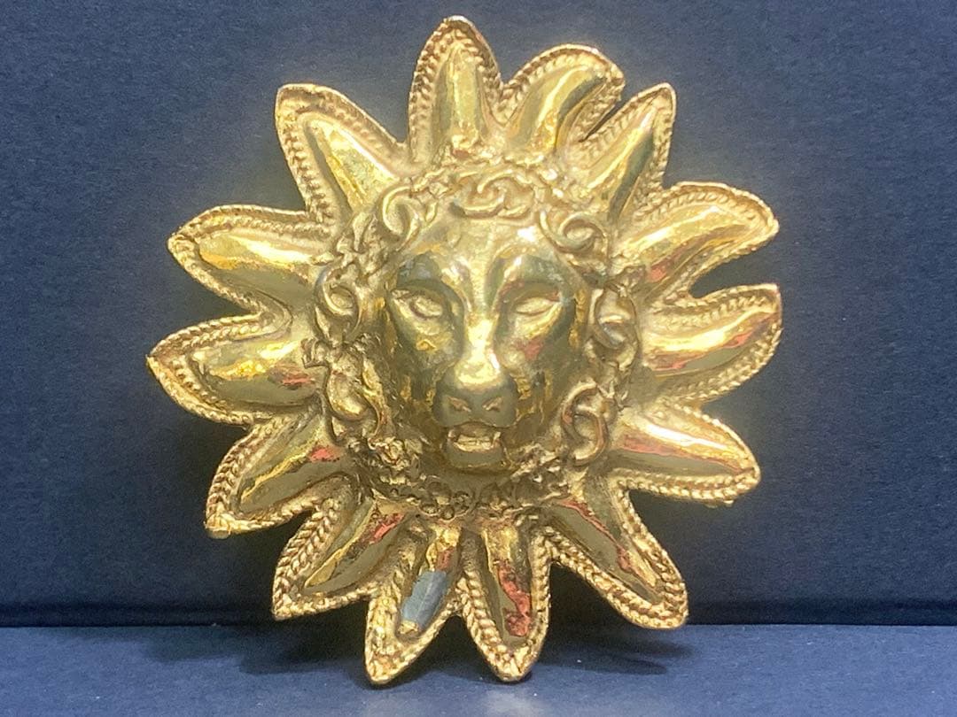 CHANEL 獅子 ライオン モチーフ ブローチ ゴールド GP 刻印