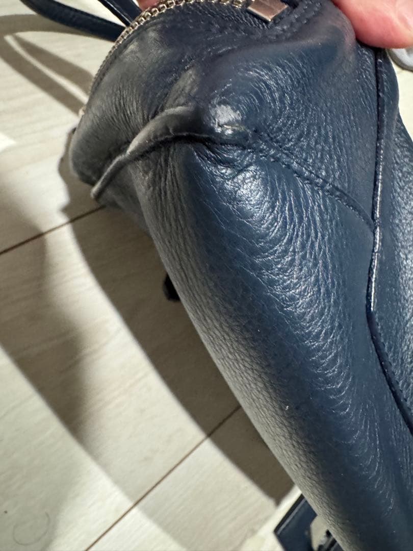 ネイビー レザー ショルダーバッグ　バレンシアガ　ペーパーミニバッグ