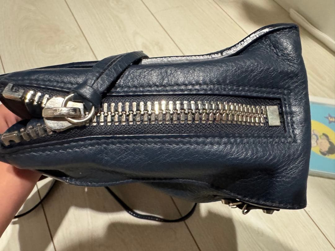 ネイビー レザー ショルダーバッグ　バレンシアガ　ペーパーミニバッグ