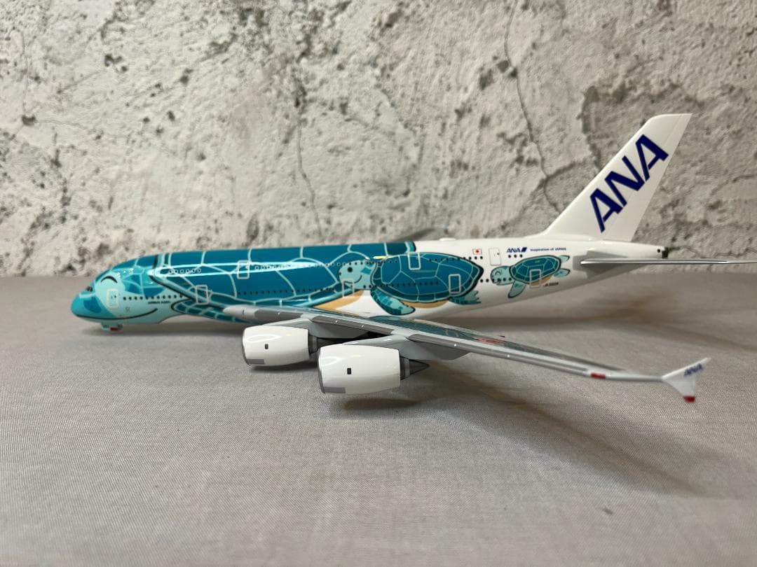 ANA AIRBUS A380 FLYING HONU 1:200 JA382A