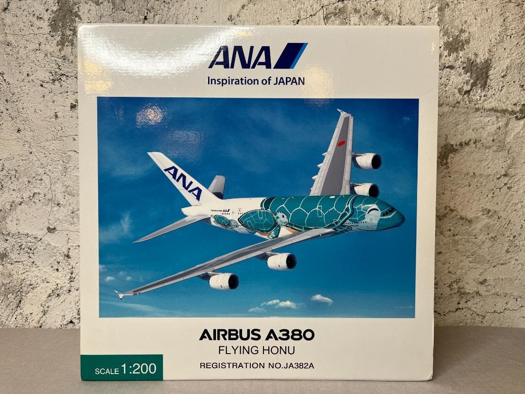 ANA AIRBUS A380 FLYING HONU 1:200 JA382A