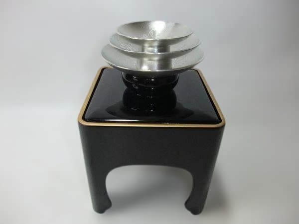 漆塗り三段重ね膳 桜模様三ッ盃 本錫 錫半 三ッ盃 天然木 本漆器 盃台