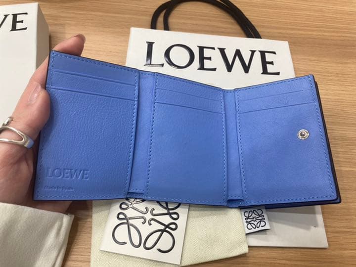loewe セール ロエベ 三つ折り財布 アナグラム トライフォールド