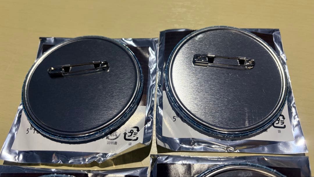 家庭教師ヒットマンREBORN　スクアーロ　缶バッジ　巾着