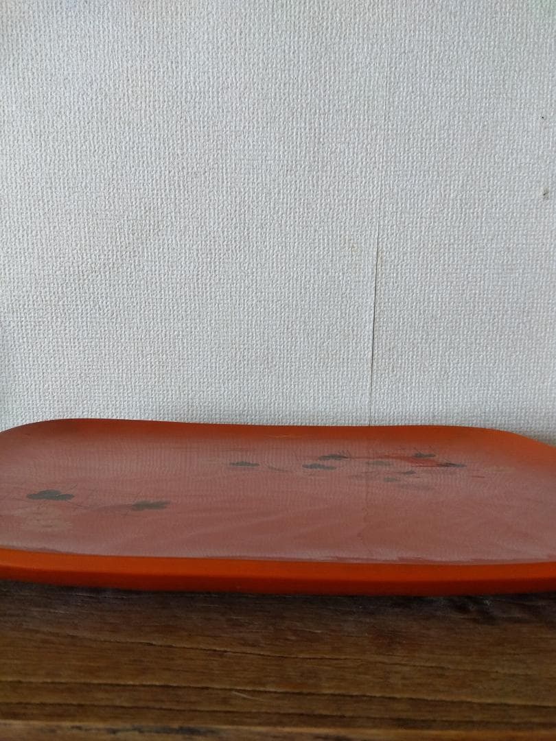 美品　手描き菊花漆塗り、 朱塗り盆40×30cm