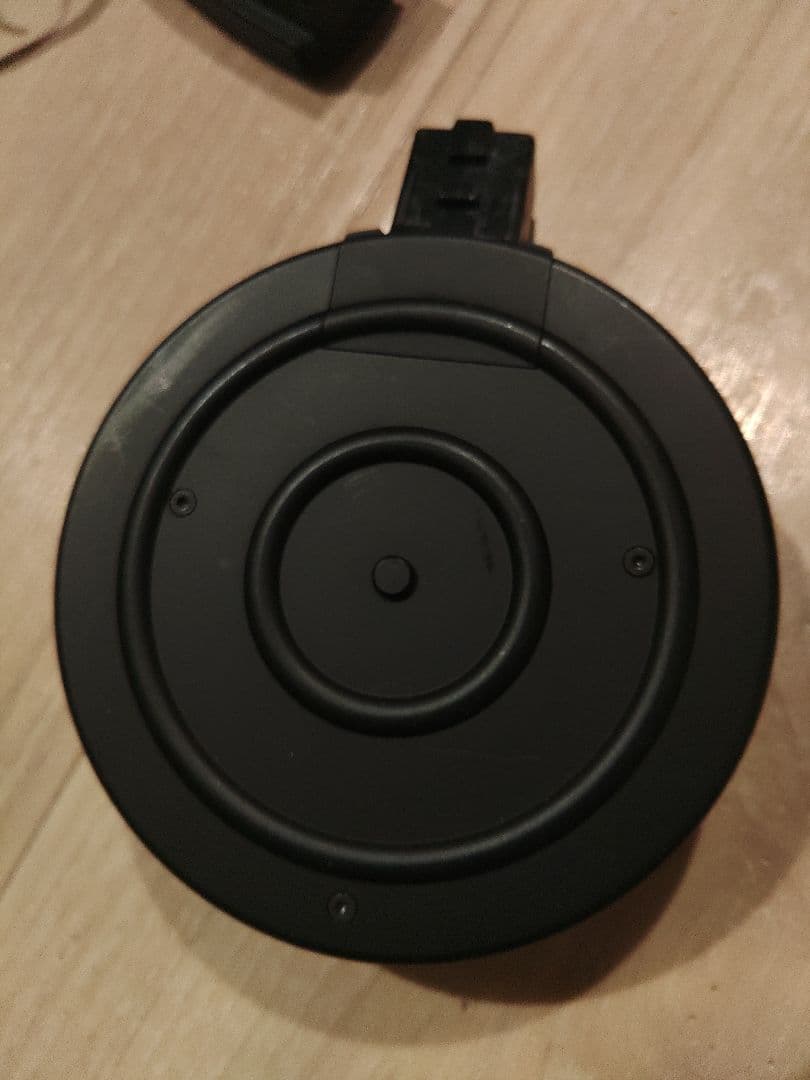 東京マルイ コンパクト電動ガン　vz61 ドラムマグ付き　動作未確認