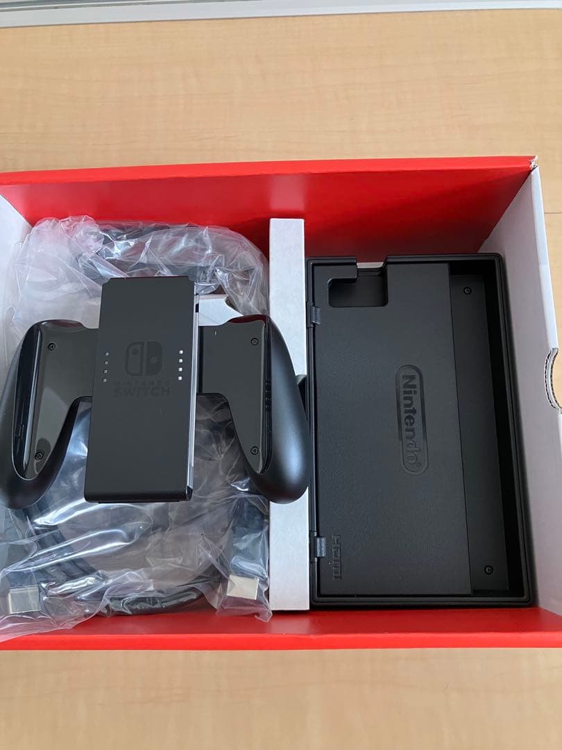 Nintendo Switch 本体 ※Joy-Con無し