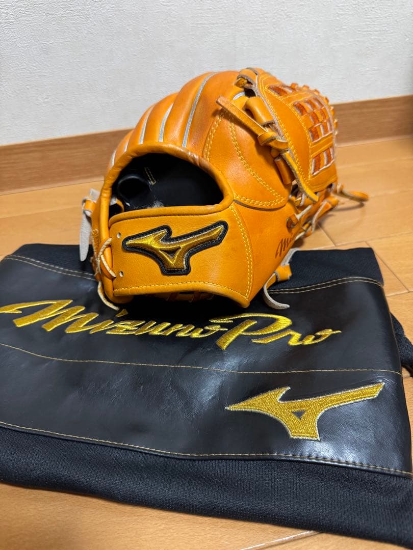 新品未開封 2023 WBC記念品 ミズノ公式 ミニチュアグラブ ストラップ