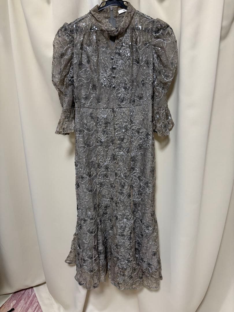 LEJAスパンコール花柄刺繍ソフトパフスリーブマーメイドラインドレス