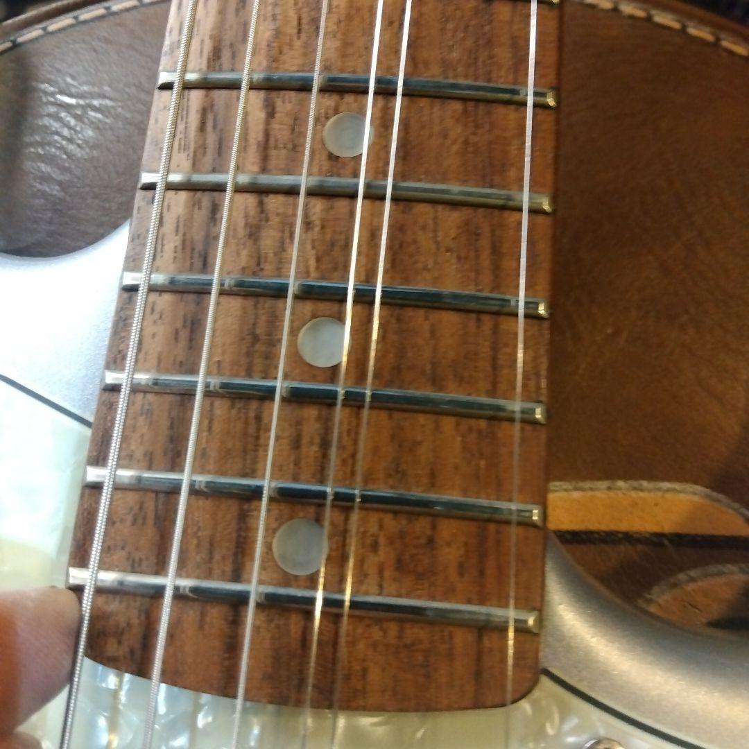 シルバーエレキギター ！スクワイヤ ラージヘッド…