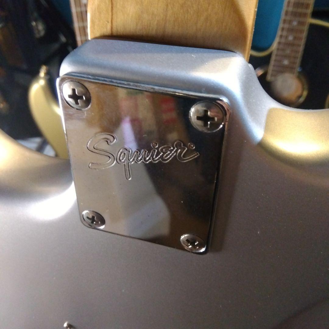 シルバーエレキギター ！スクワイヤ ラージヘッド…