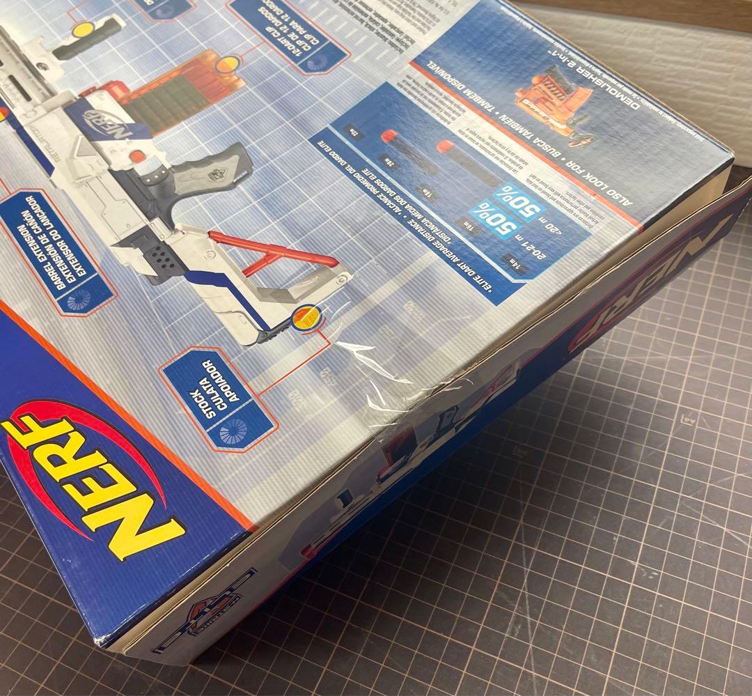 【匿名配送】レアな白のNERF ナーフ N-ストライク　エリート リタリエイター