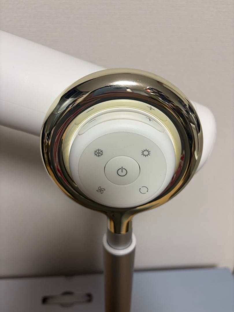 限定値下げ　BISARA スタンド式ヘアドライヤー ミルキーホワイト箱有り