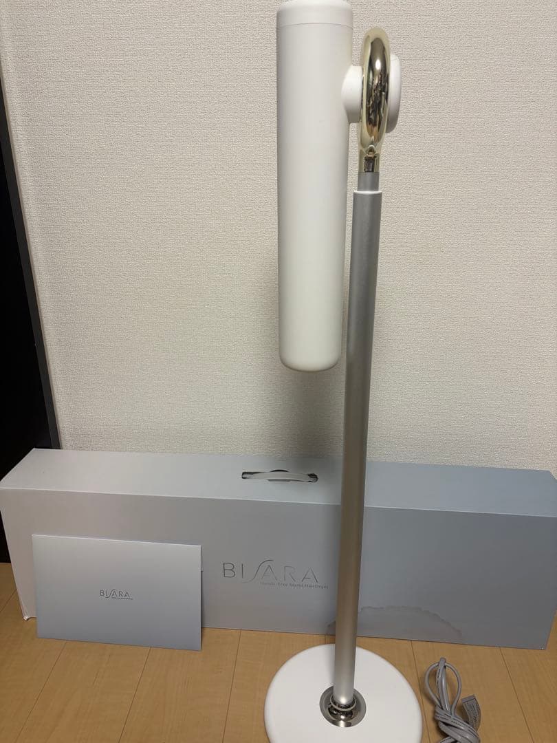 限定値下げ　BISARA スタンド式ヘアドライヤー ミルキーホワイト箱有り
