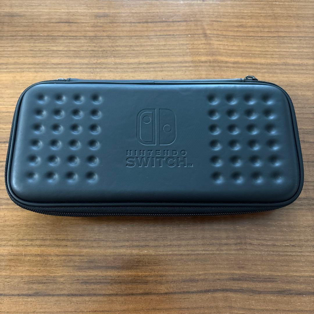 NINTENDO SWITCH 本体 付属品全部あり 持ち運びケース付き