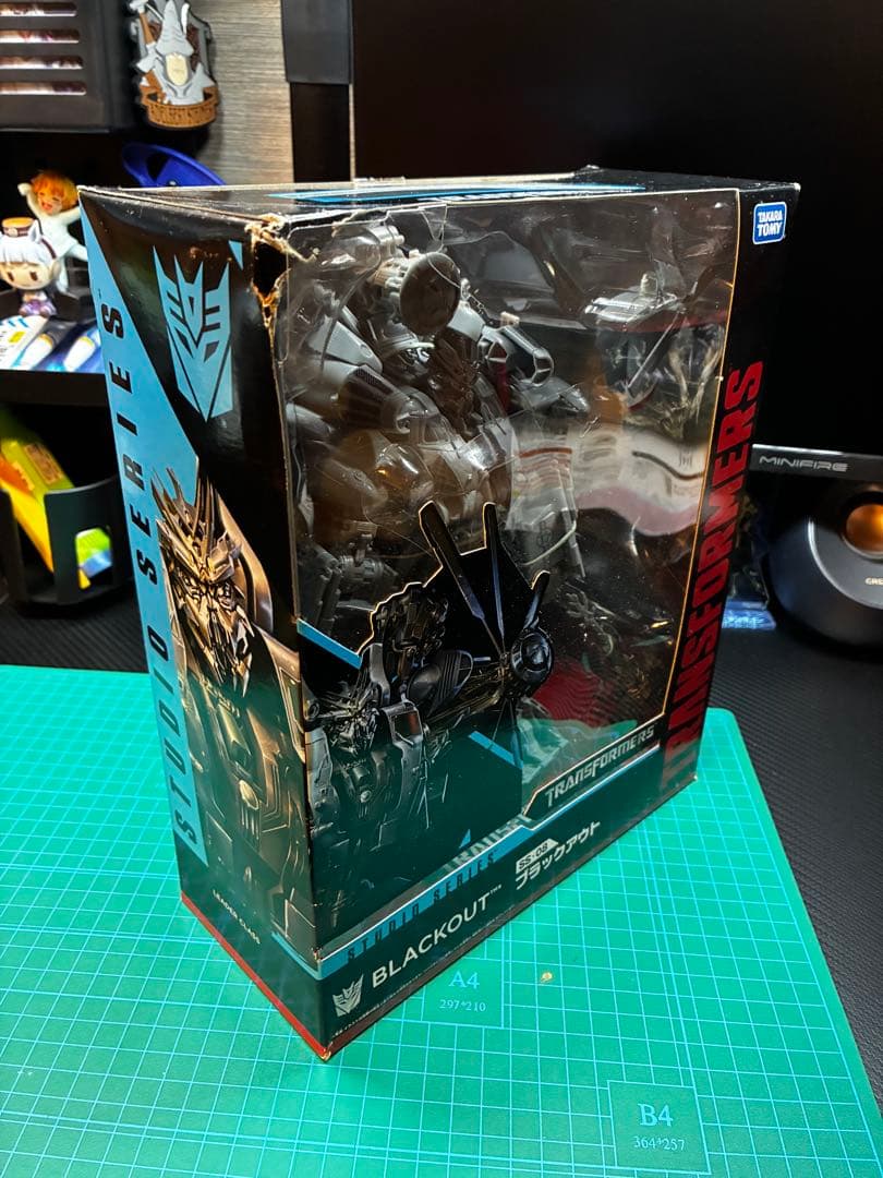 トランスフォーマー スタジオシリーズ ブラックアウト SS-08
