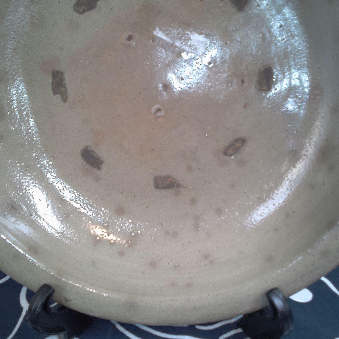 骨董３陶器製ベージュ丸型皿