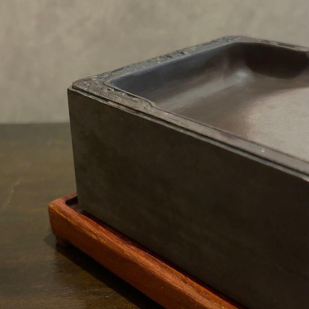 分厚く高さを持つ 端渓硯 中国の硯 龍 ドラゴン