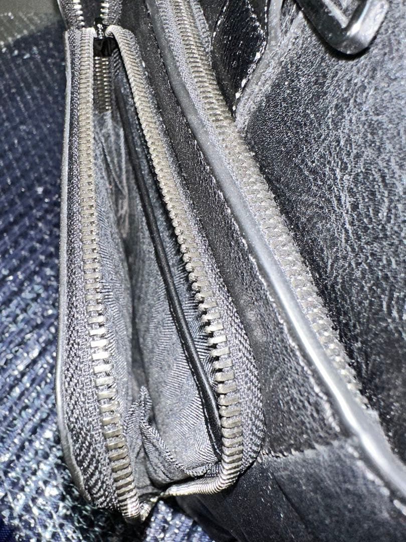 イタリアPIQUADRO(ピクアドロ)レザービジネスバッグ