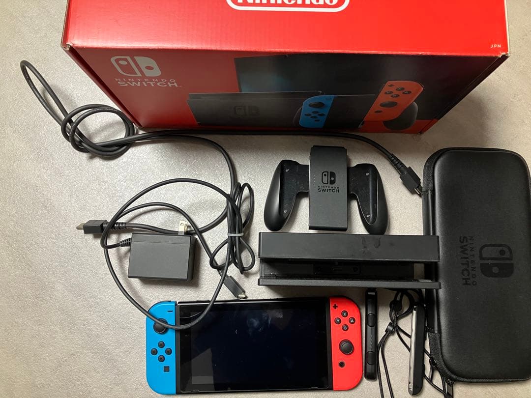 【ケース付き】Nintendo Switch 本体 + 付属品