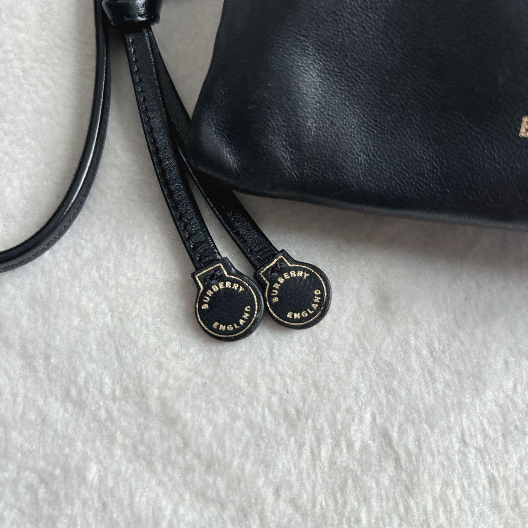 【美品】バーバリー　レザー　ショルダーバッグ　スマホ　サコッシュ　ロゴ