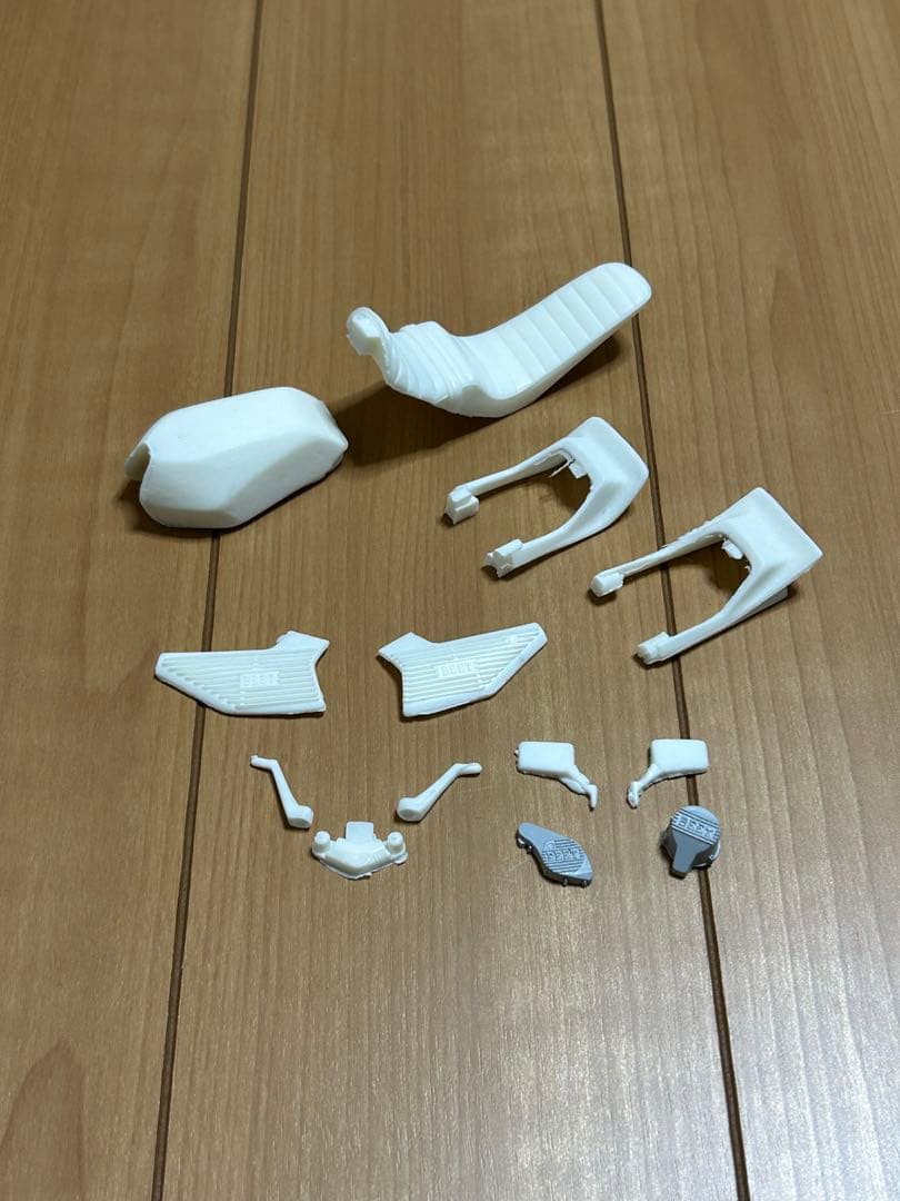 アオシマ ホンダ CBX400F 未付属パーツ&デカール&レジンパーツ付属