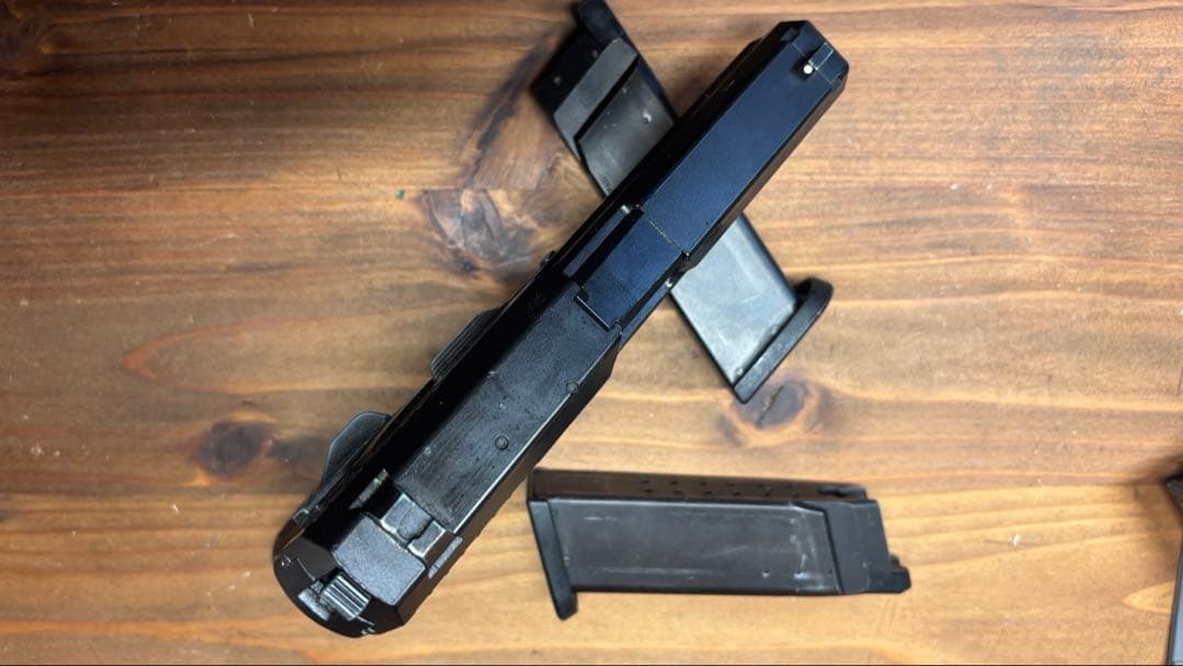 【ガスブローバック】東京マルイUSP　予備マガジン付き