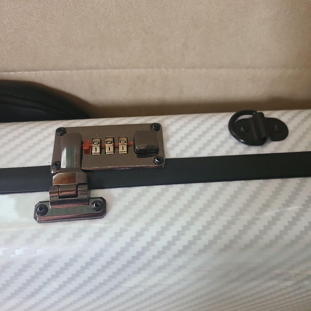 CHRISTINA バイオリンケース ホワイト カーボンファイバー　4/4