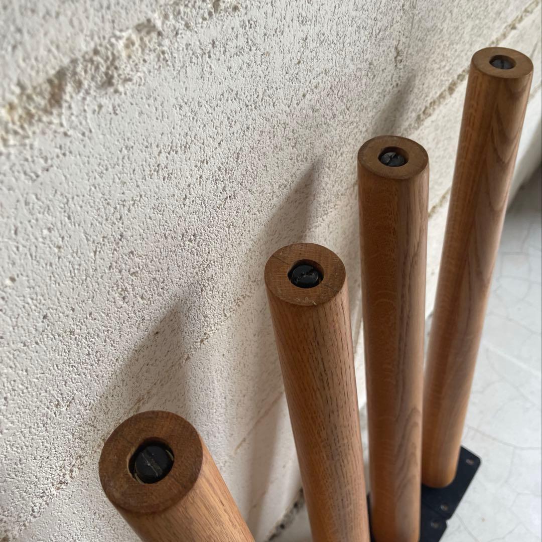 美品　天然木オーク無垢材　ダイニングテーブル　テーパー丸脚　斜め脚　北欧スタイル