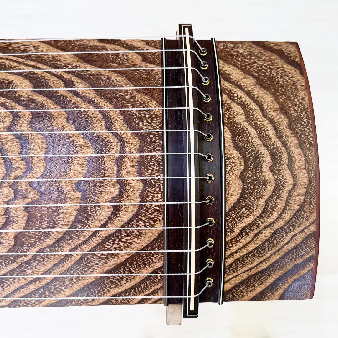 最高級 琴 13弦 綾杉彫り 山有 山田流 舟一刀 玉緑