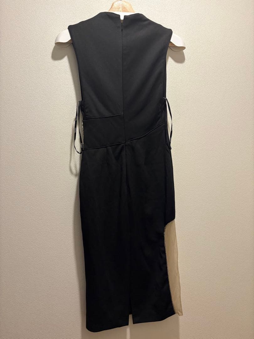 Veautt/ヴュート【OF05】ビジュー/スリット／シアー/ひざ丈／ミディアム