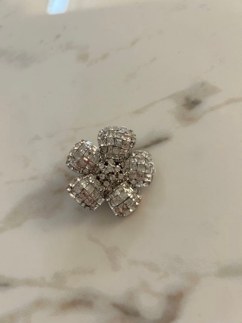 FOXEY 花形ブローチ - cataloguedislab.com