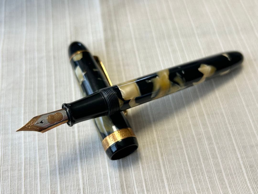 レア ヴィンテージ プラチナ 70周年記念万年筆 セルロイド 石垣柄