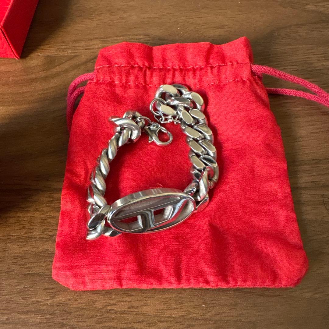 DIESEL シルバーブレスレット 専用ボックス付き 値下げ中‼️