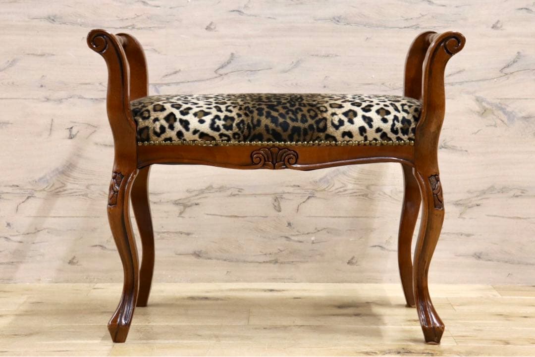 GMHK806○イタリア製 猫脚 スツール 豹柄 鋲打ち チェア 椅子 オット